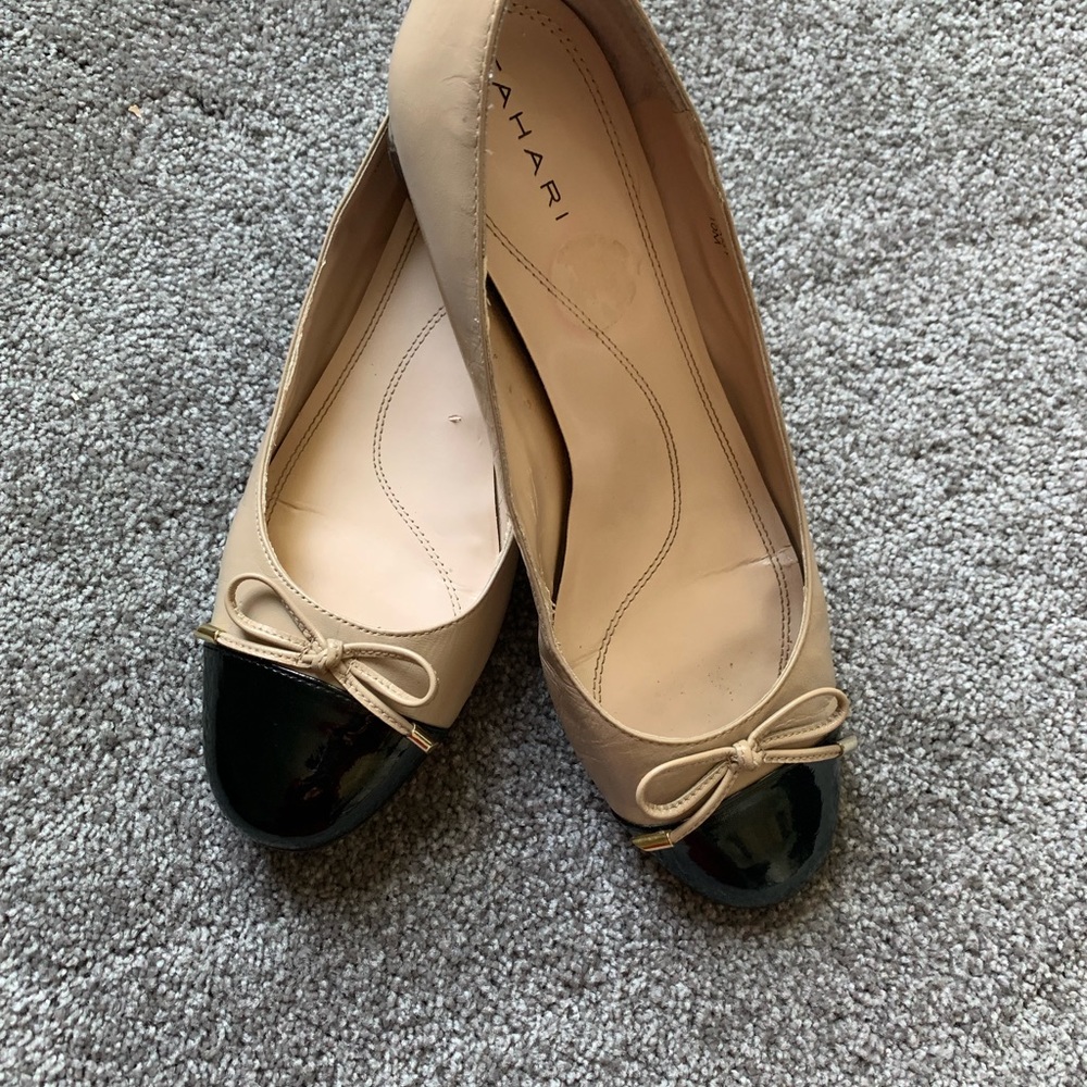 Tahari Two-Tone Beige and Black Bow Cap-Toe Flats